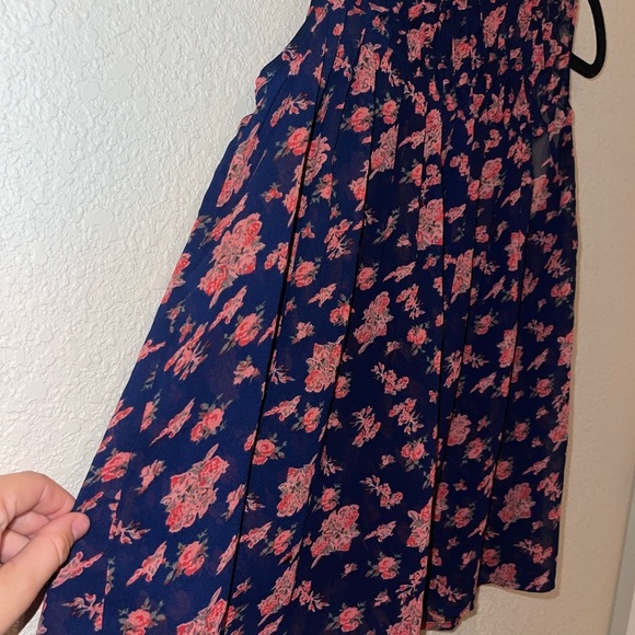 LUCKY Brand Top Sleeveless Smocked Liberty Floral Print Two Back Buttons - Picture 6 of 10